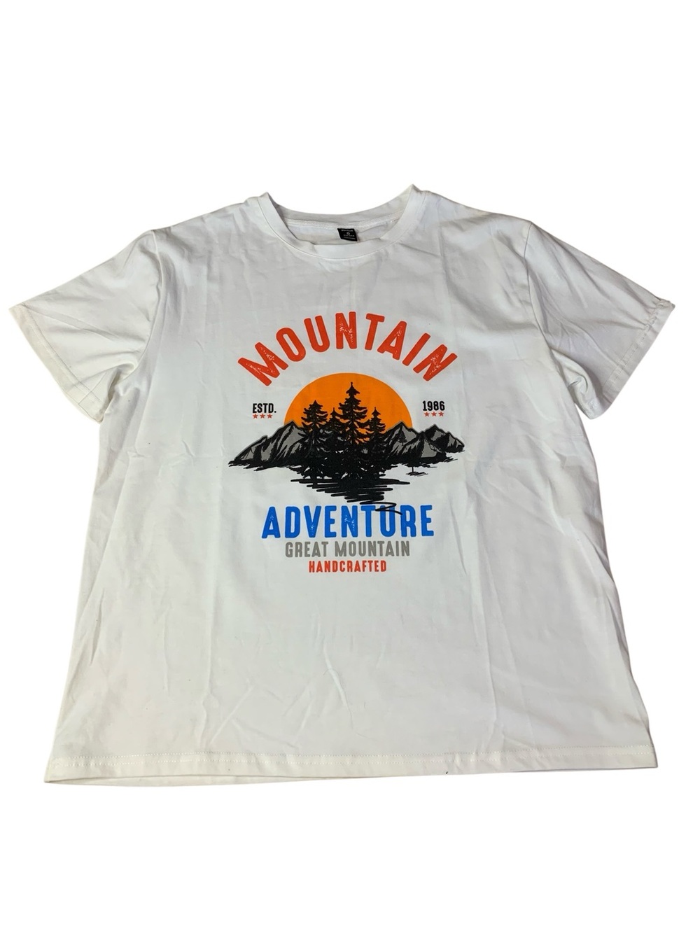 ROMWE White Mountain Adventure Graphic Tee - Men’s Small